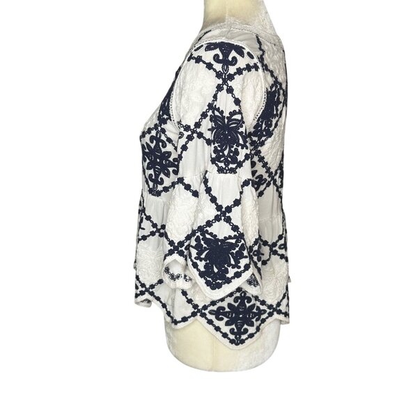 Kindred Anthropologie Embroidered Top Large White Navy Floral Cottage Blouse - Picture 5 of 10